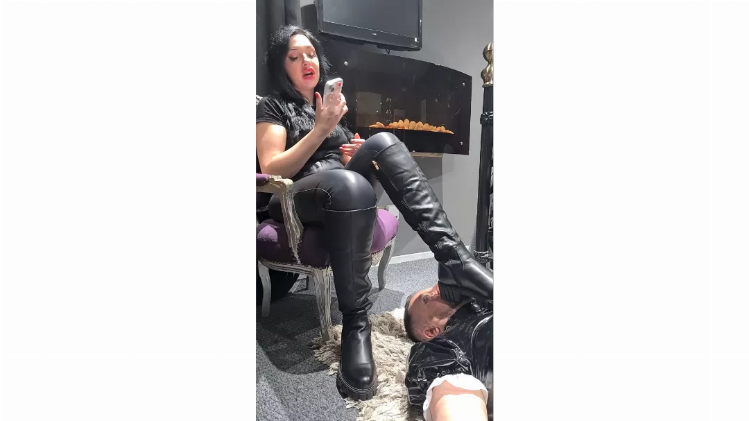 Highlight - Mistress Bella Bond Boot Cleaning